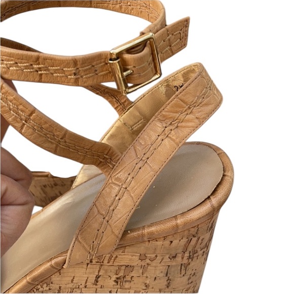 Stuart Weitzman size 10 tan ankle strap platforms cork heel - Picture 4 of 8